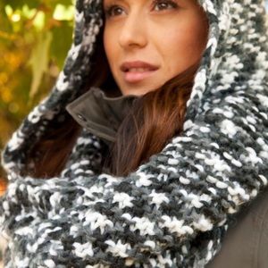 Lululemon Hickey Hider Hooded Infinity Scarf